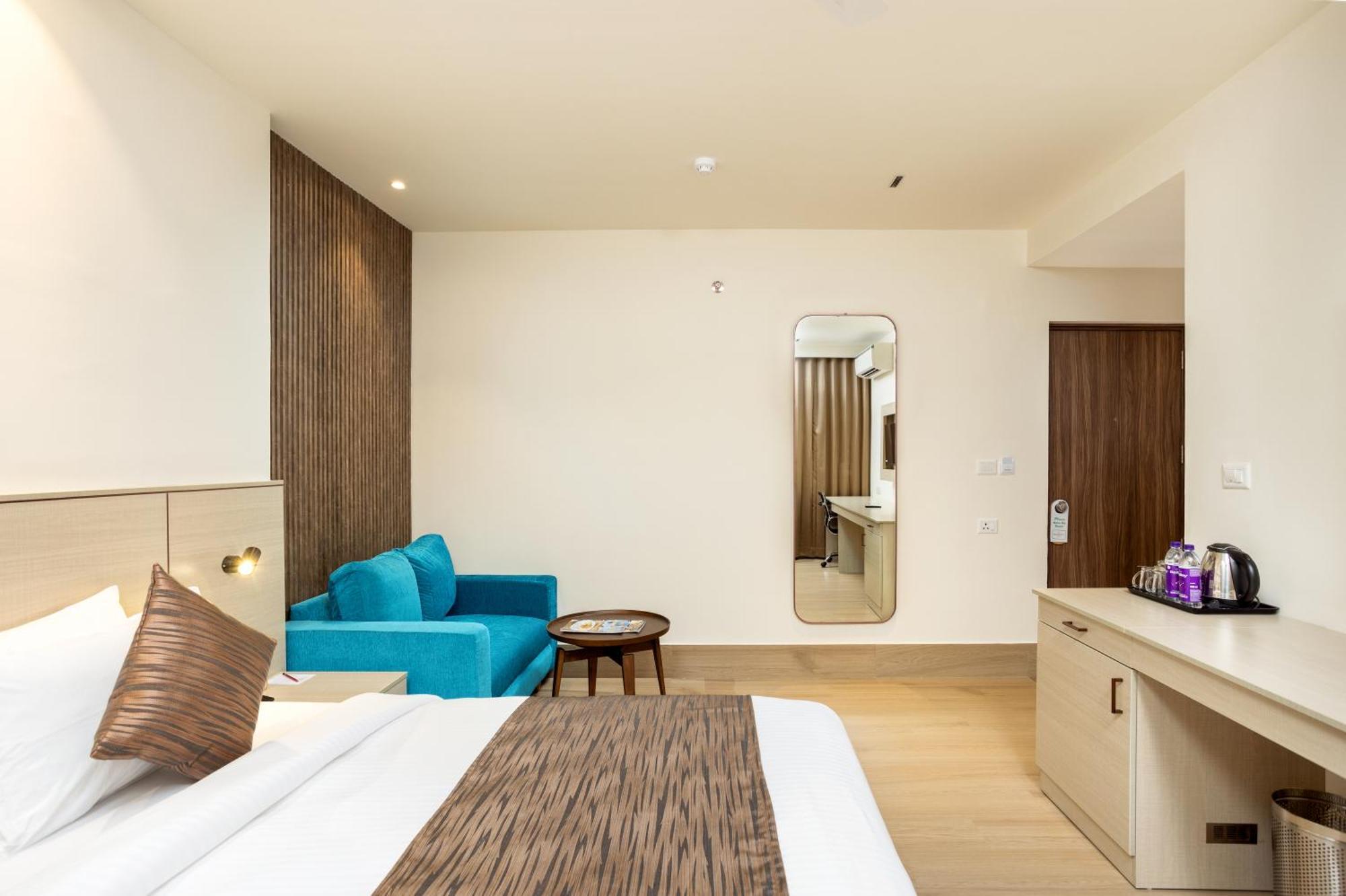 Presidency Airport Hotel Kochi Exterior foto